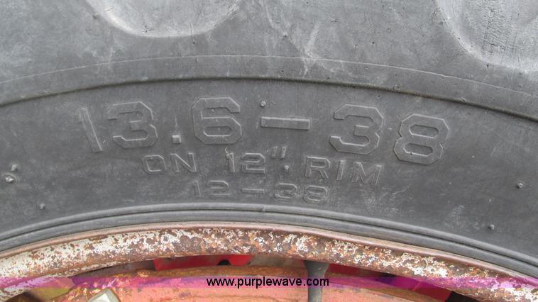 image for item L5257 1972 International 574 tractor