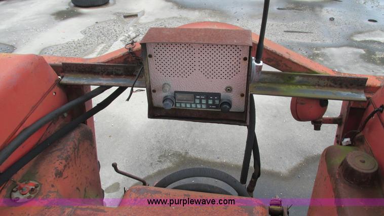 image for item L5257 1972 International 574 tractor