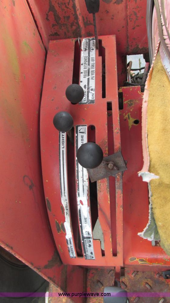 image for item L5257 1972 International 574 tractor