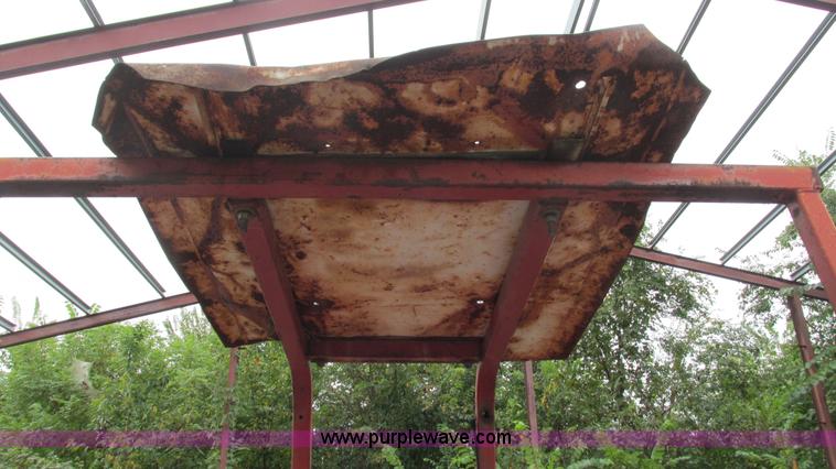 image for item L5257 1972 International 574 tractor