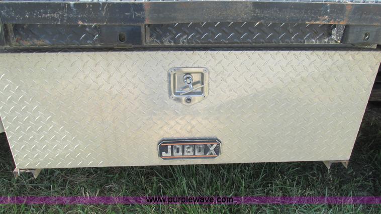 image for item L5259 2008 Ford F350 Super Duty Crew Cab flatbed pickup truck