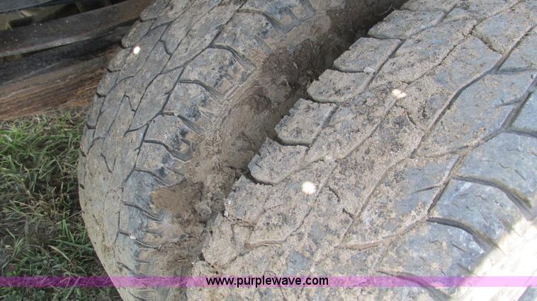 image for item L5259 2008 Ford F350 Super Duty Crew Cab flatbed pickup truck