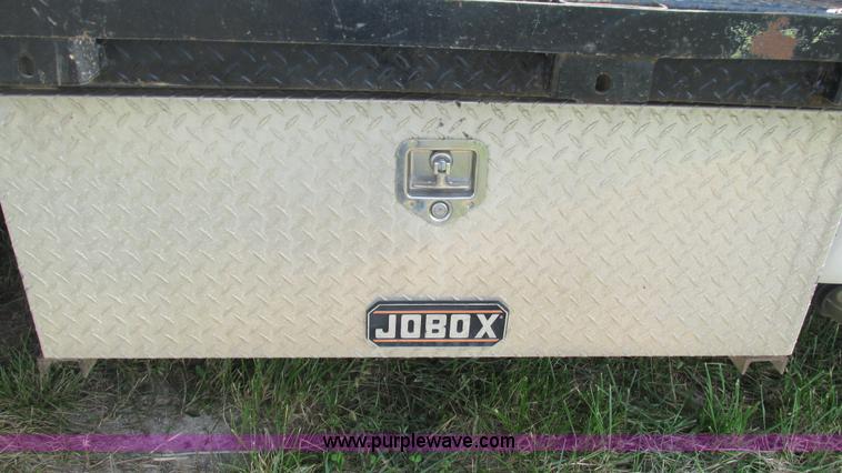 image for item L5259 2008 Ford F350 Super Duty Crew Cab flatbed pickup truck