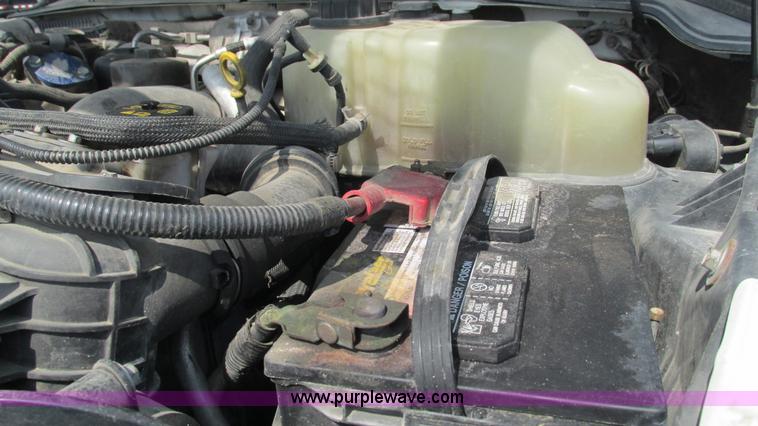 image for item L5259 2008 Ford F350 Super Duty Crew Cab flatbed pickup truck