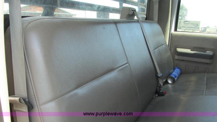 image for item L5259 2008 Ford F350 Super Duty Crew Cab flatbed pickup truck
