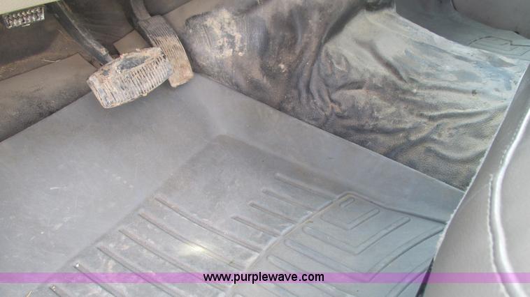 image for item L5259 2008 Ford F350 Super Duty Crew Cab flatbed pickup truck