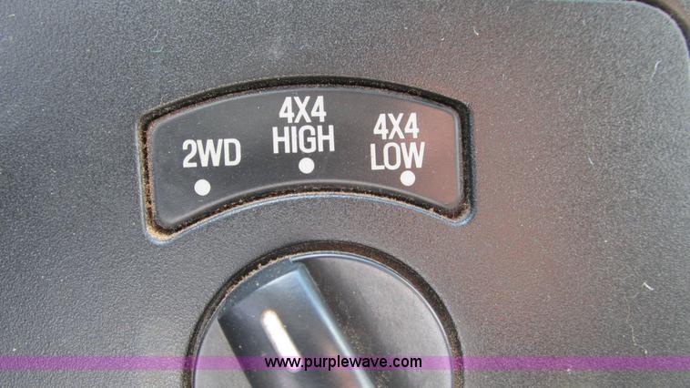 image for item L5259 2008 Ford F350 Super Duty Crew Cab flatbed pickup truck