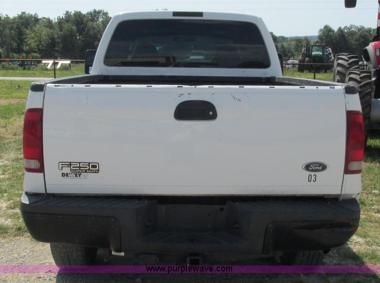 image for item L5260 2008 Ford F350 Super Duty Crew Cab pickup truck