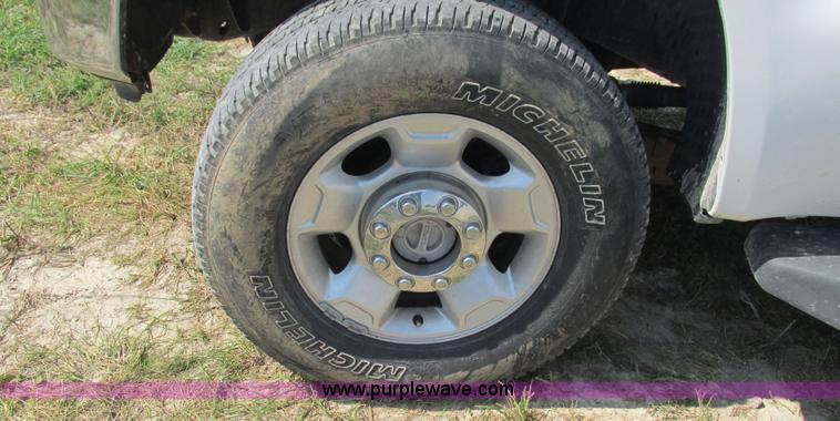 image for item L5260 2008 Ford F350 Super Duty Crew Cab pickup truck