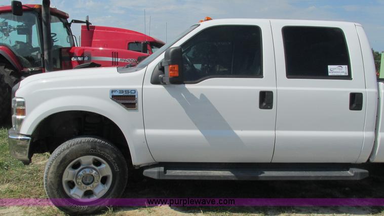 image for item L5260 2008 Ford F350 Super Duty Crew Cab pickup truck