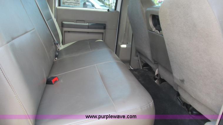 image for item L5260 2008 Ford F350 Super Duty Crew Cab pickup truck