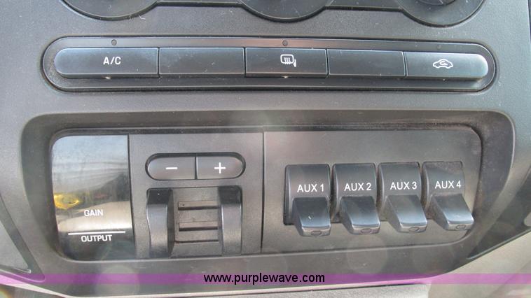 image for item L5260 2008 Ford F350 Super Duty Crew Cab pickup truck