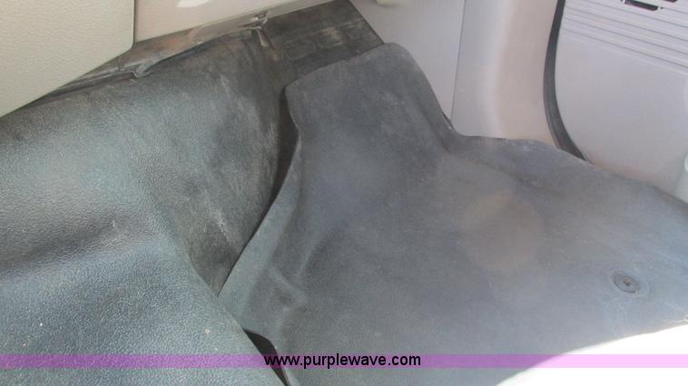 image for item L5260 2008 Ford F350 Super Duty Crew Cab pickup truck