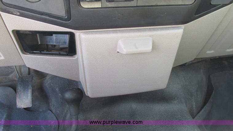 image for item L5260 2008 Ford F350 Super Duty Crew Cab pickup truck