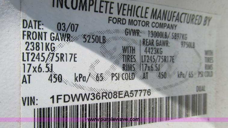 image for item L5260 2008 Ford F350 Super Duty Crew Cab pickup truck