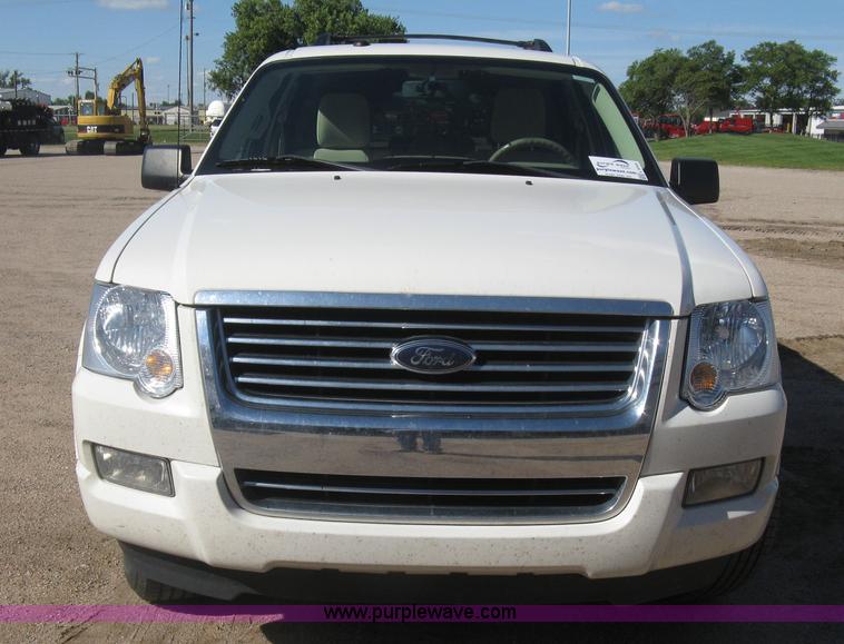 image for item L6332 2010 Ford Explorer XLT SUV