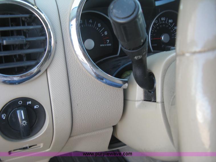 image for item L6332 2010 Ford Explorer XLT SUV