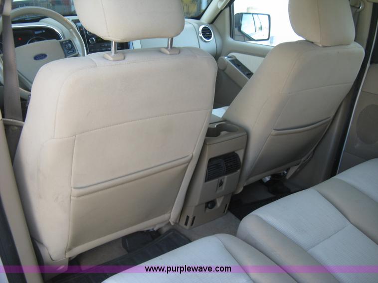 image for item L6332 2010 Ford Explorer XLT SUV