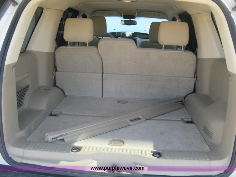 image for item L6332 2010 Ford Explorer XLT SUV