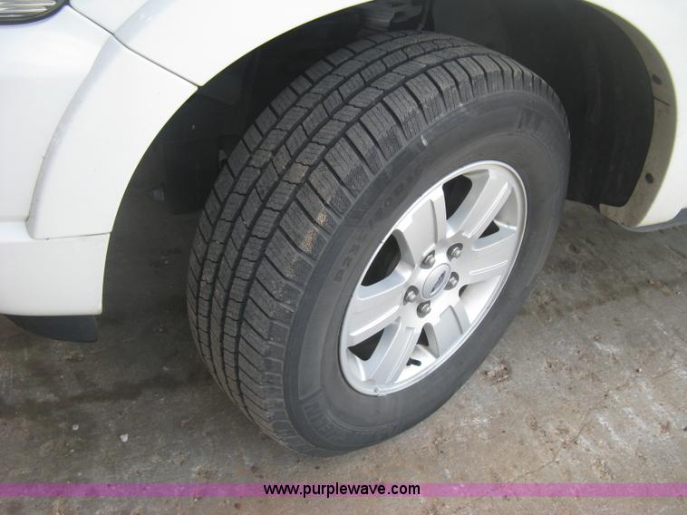 image for item L6332 2010 Ford Explorer XLT SUV