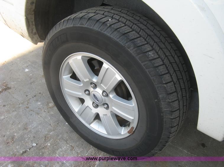 image for item L6332 2010 Ford Explorer XLT SUV