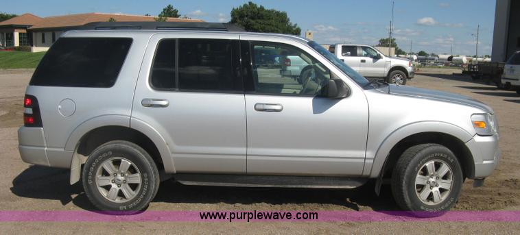 image for item L6333 2009 Ford Explorer XLT SUV