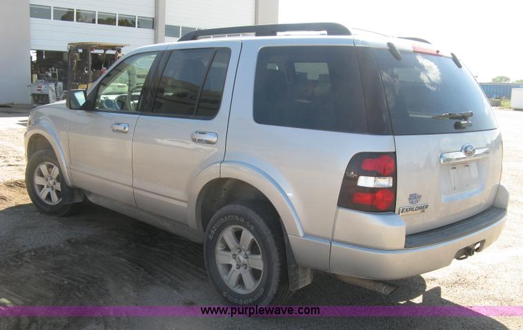 image for item L6333 2009 Ford Explorer XLT SUV