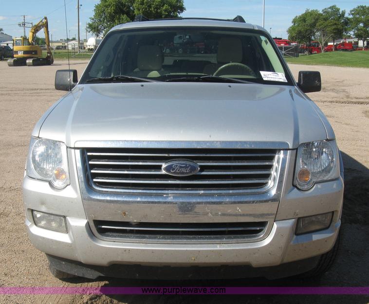 image for item L6333 2009 Ford Explorer XLT SUV