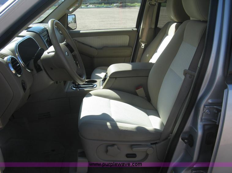 image for item L6333 2009 Ford Explorer XLT SUV