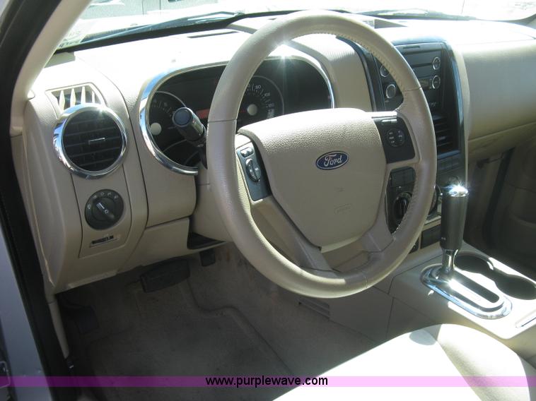 image for item L6333 2009 Ford Explorer XLT SUV