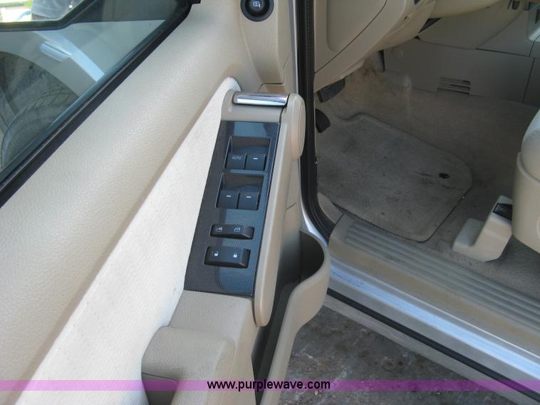 image for item L6333 2009 Ford Explorer XLT SUV