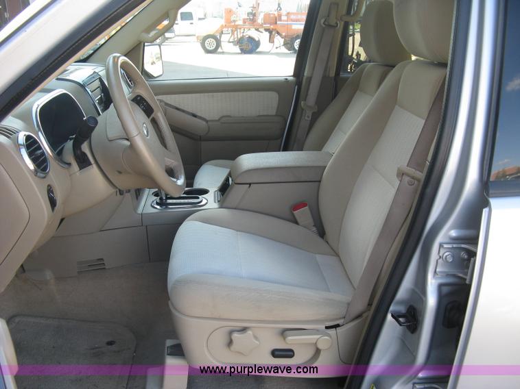 image for item L6333 2009 Ford Explorer XLT SUV