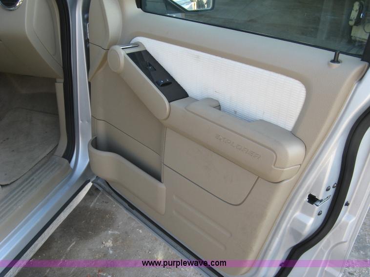 image for item L6333 2009 Ford Explorer XLT SUV