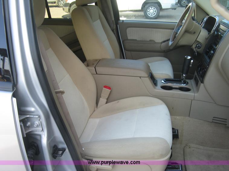 image for item L6333 2009 Ford Explorer XLT SUV