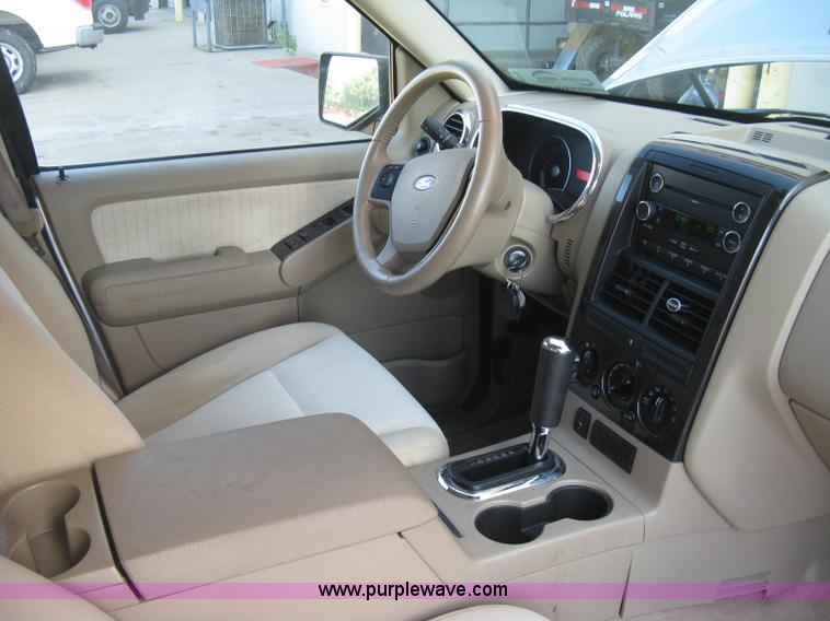 image for item L6333 2009 Ford Explorer XLT SUV