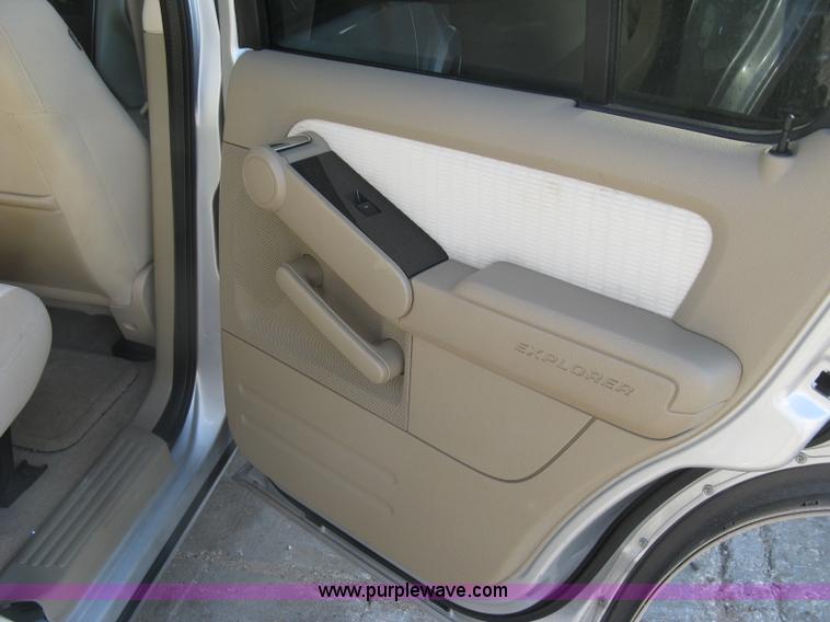 image for item L6333 2009 Ford Explorer XLT SUV