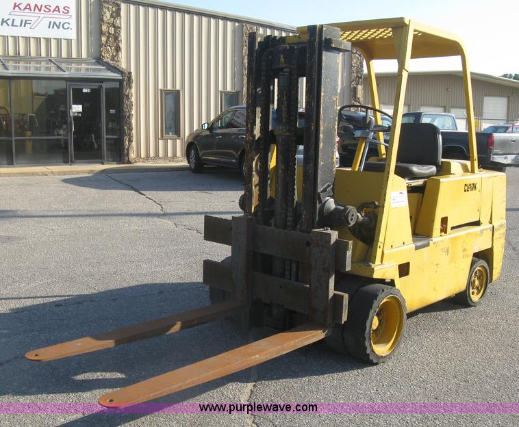 image for item L6340 Clark forklift