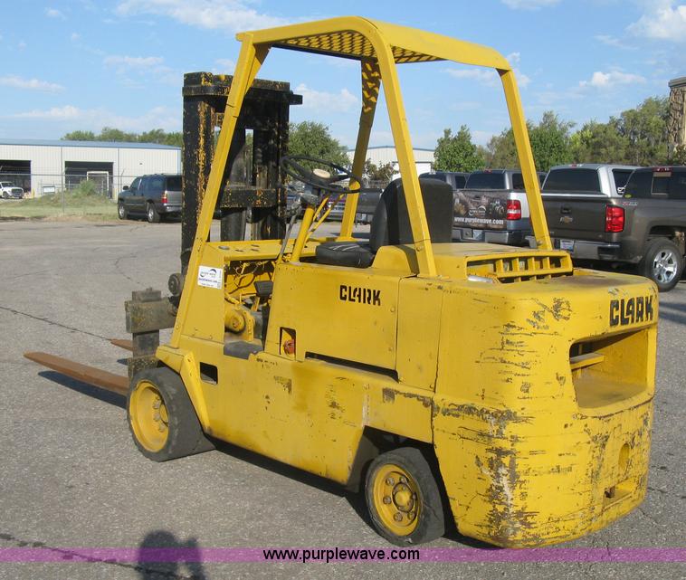 image for item L6340 Clark forklift
