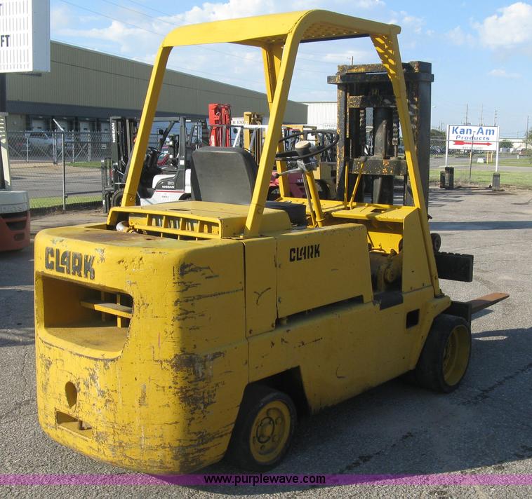 image for item L6340 Clark forklift