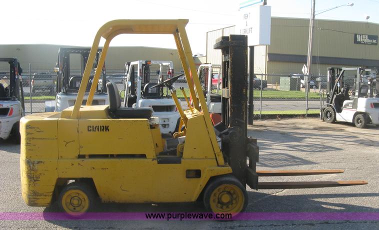 image for item L6340 Clark forklift
