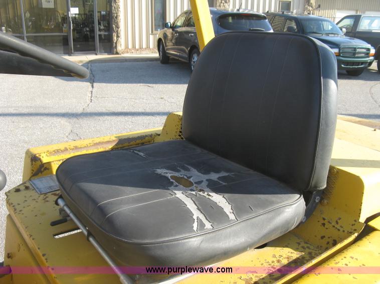 image for item L6340 Clark forklift