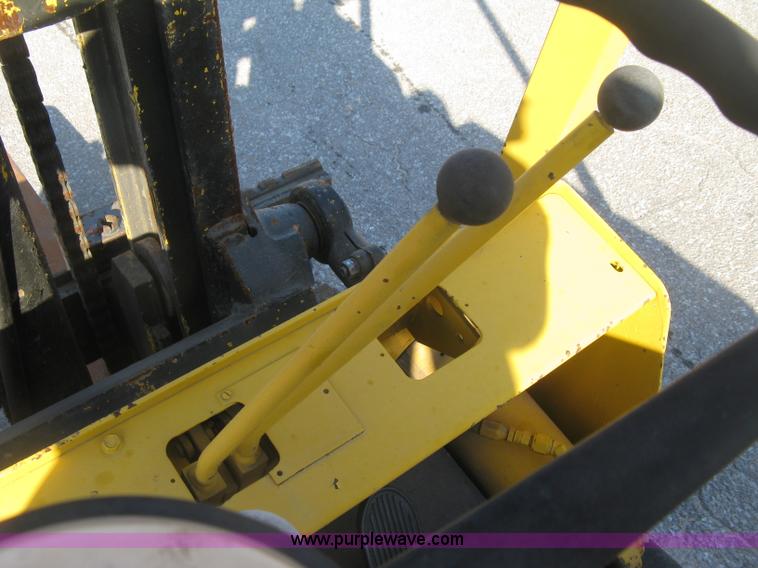 image for item L6340 Clark forklift