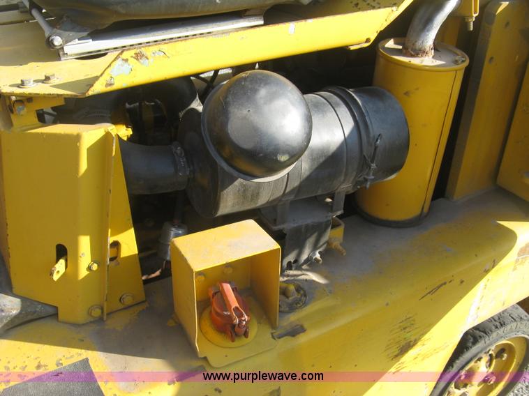 image for item L6340 Clark forklift