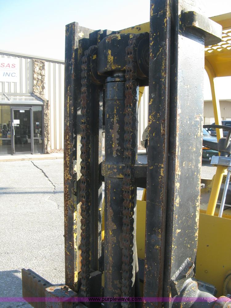 image for item L6340 Clark forklift