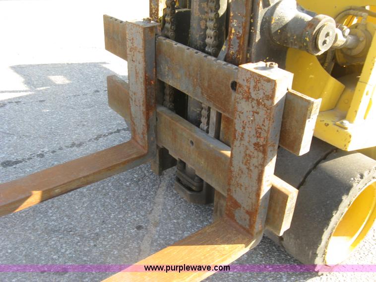 image for item L6340 Clark forklift