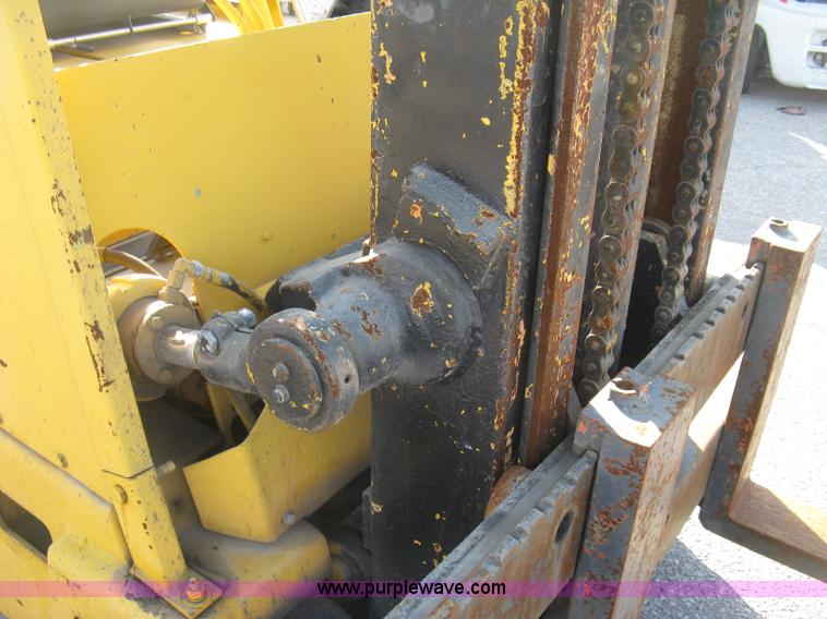 image for item L6340 Clark forklift