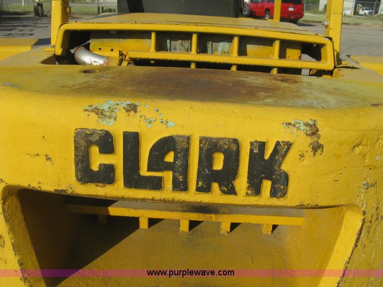 image for item L6340 Clark forklift