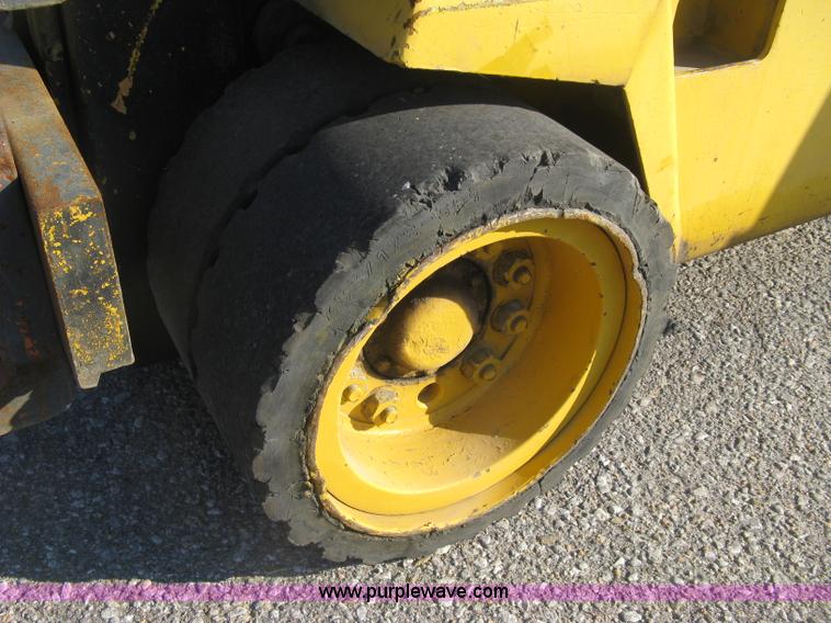 image for item L6340 Clark forklift