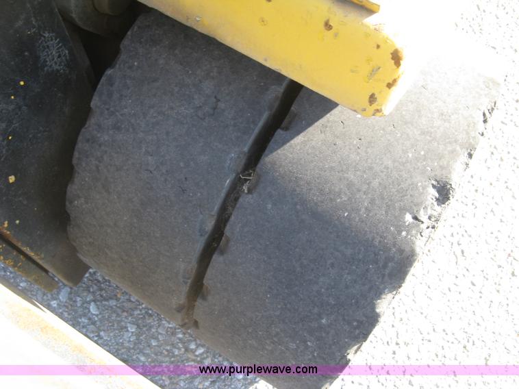 image for item L6340 Clark forklift