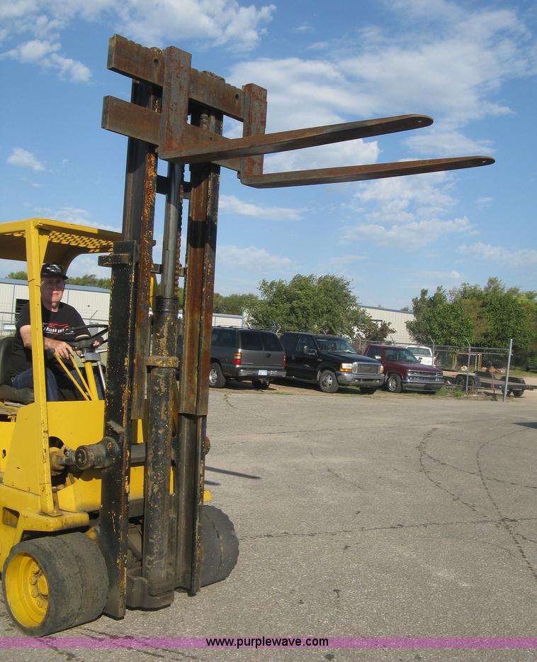 image for item L6340 Clark forklift
